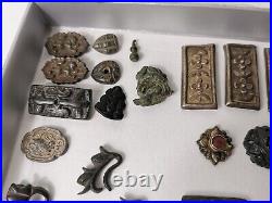 A set of Chinese archaic silver/metal mount and earrings (26) 8-12century